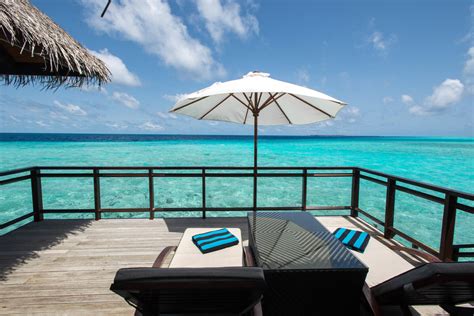 FREE BEACH BUNGALOWS .